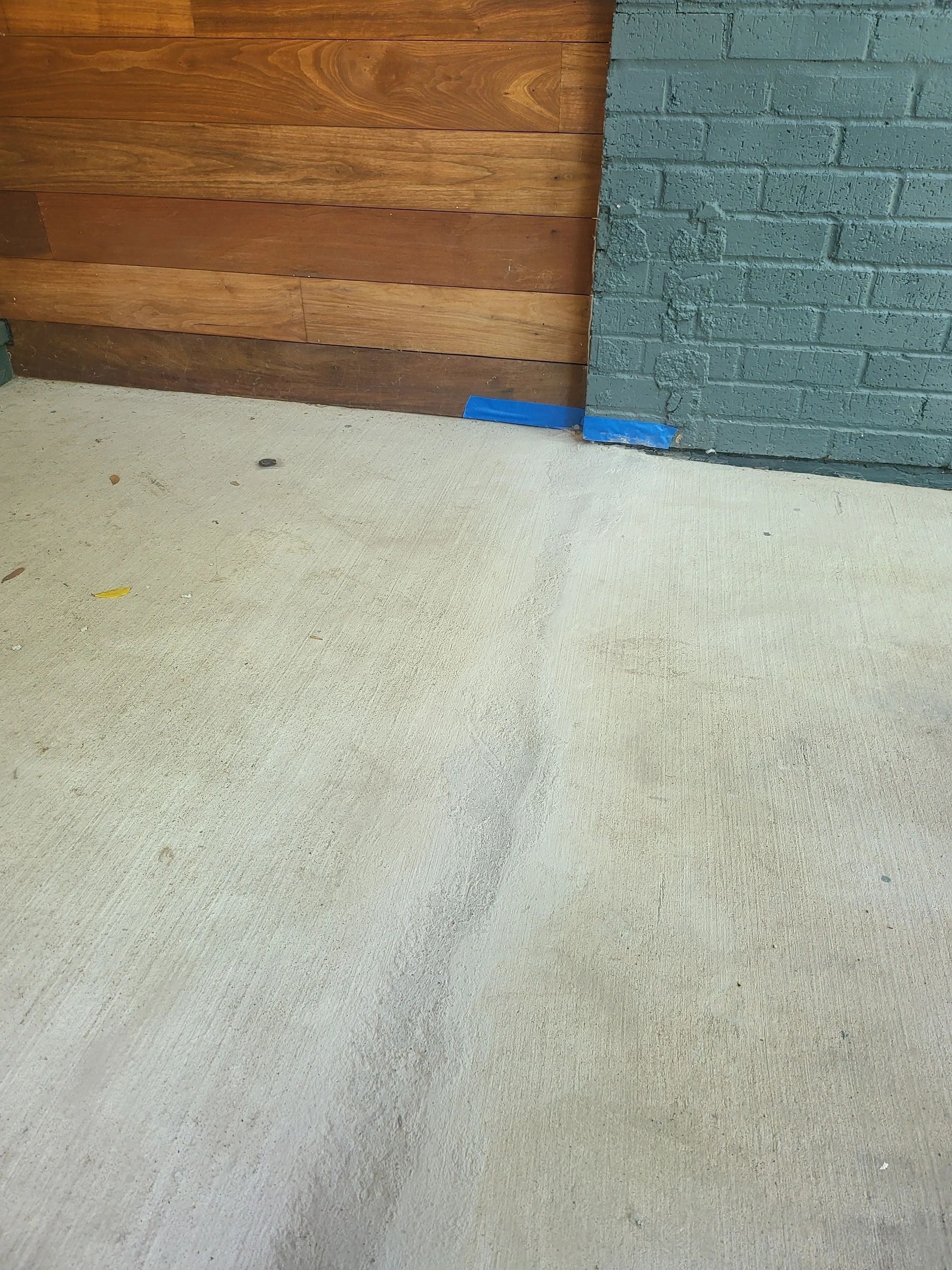 Prepping a pool joint for mastic repair