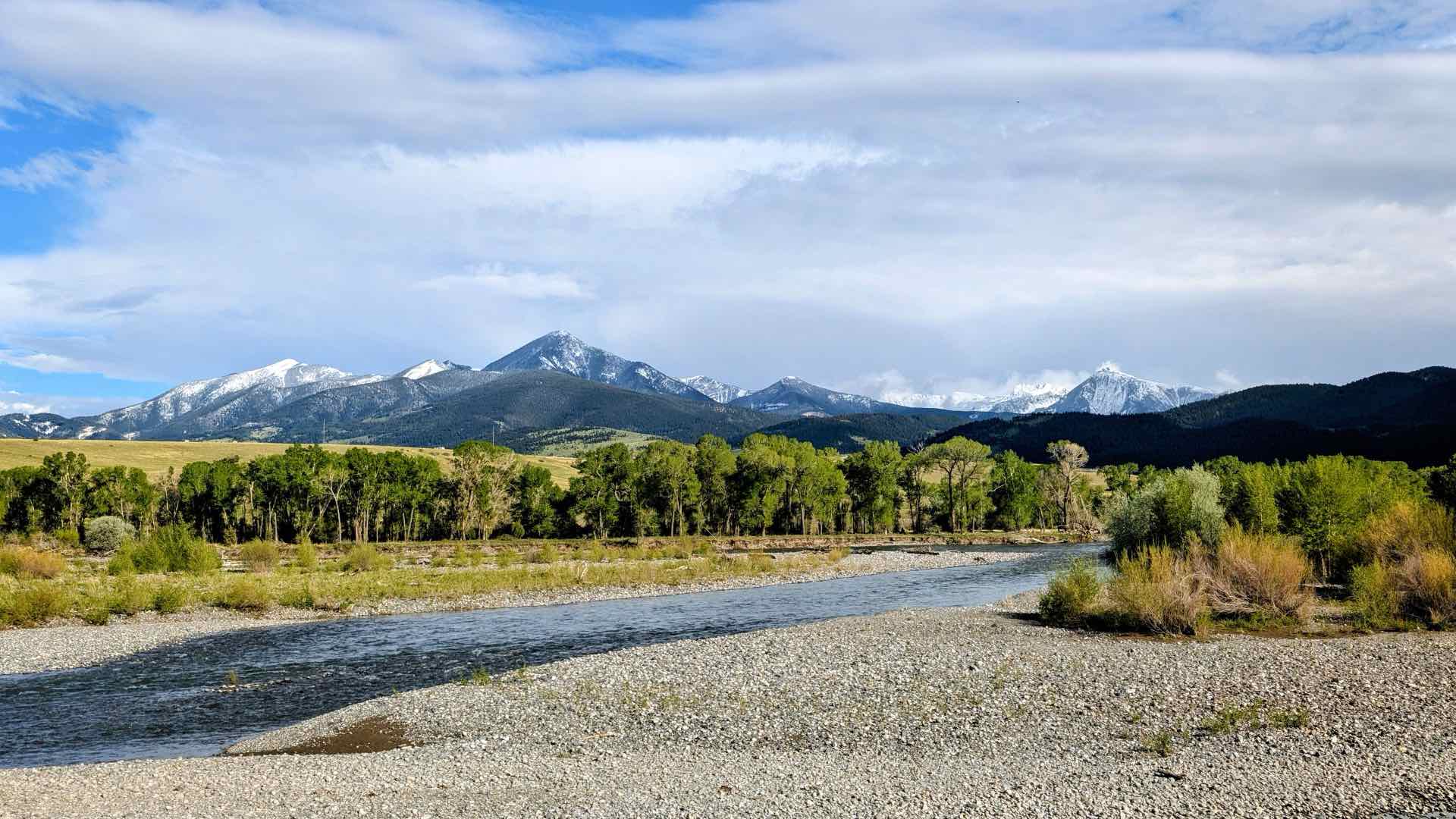 Snow-capped Montana mountains and the Yellowstone River valley near Bozeman