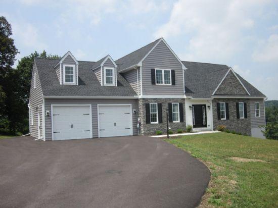 Custom home exterior built by CNA Construction