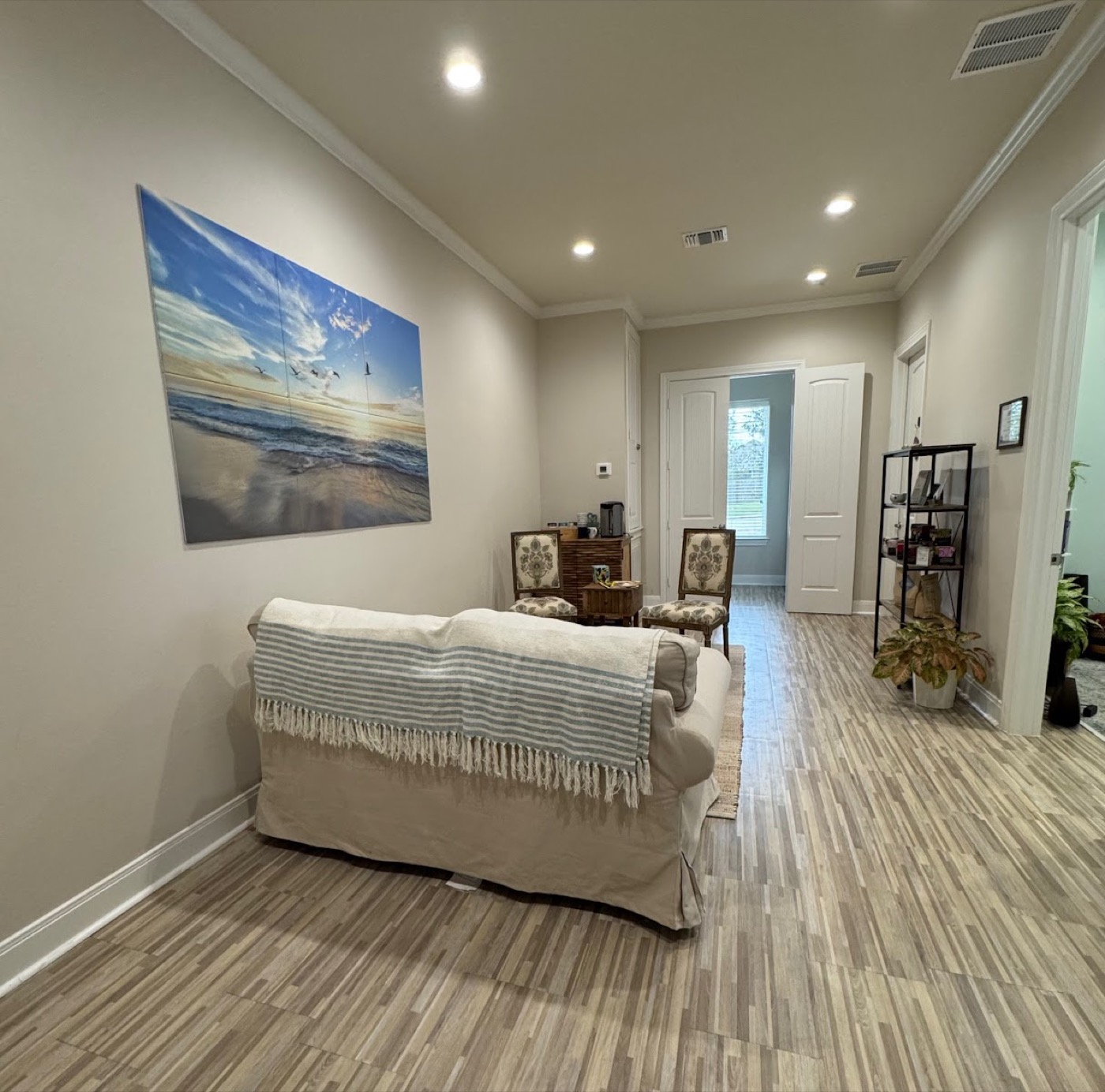 The Healing Place Hypnosis reception room in Conroe, TX
