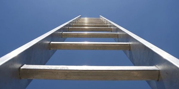 Seamless gutter installation