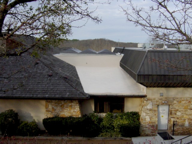 Seamless gutter installation