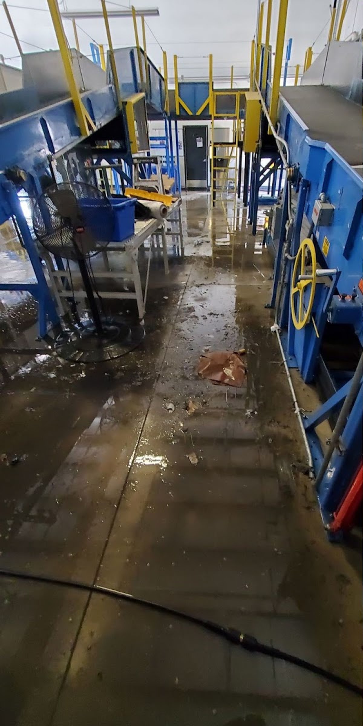 Commercial facility floor before cleaning