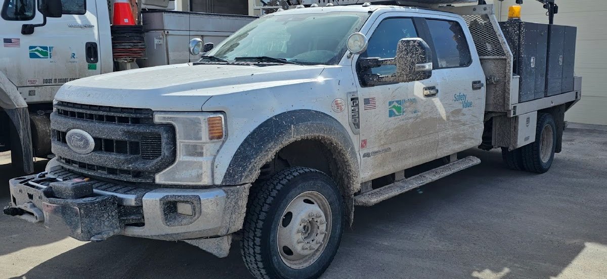 Northwest Commercial Sanitation fleet truck before cleaning