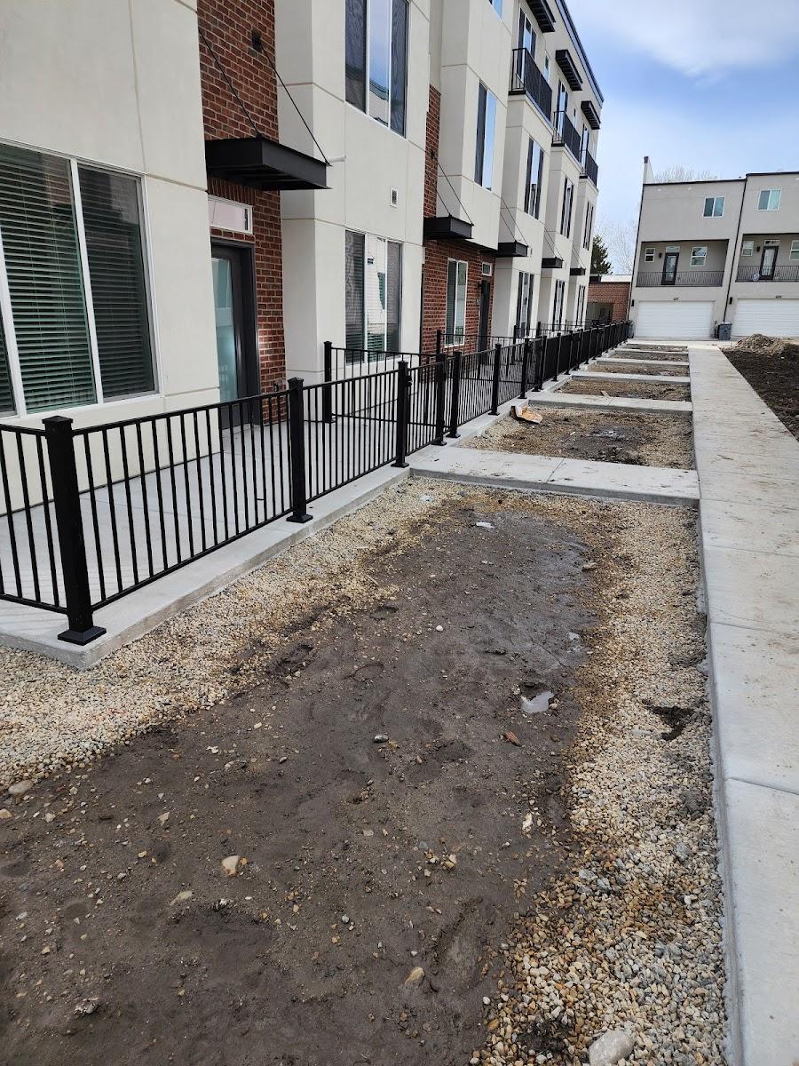Privacy fencing
