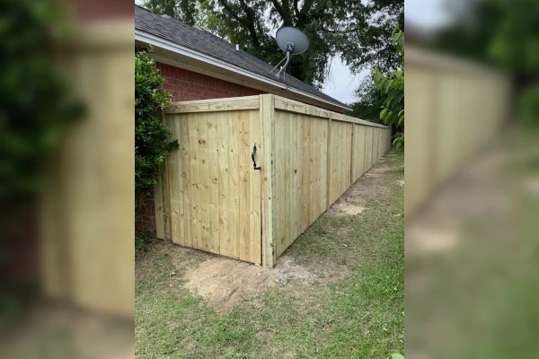 Roberts Fences LLC crew at work