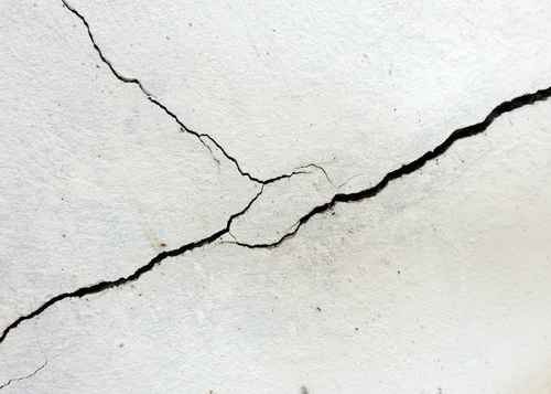 Cracked, untreated concrete