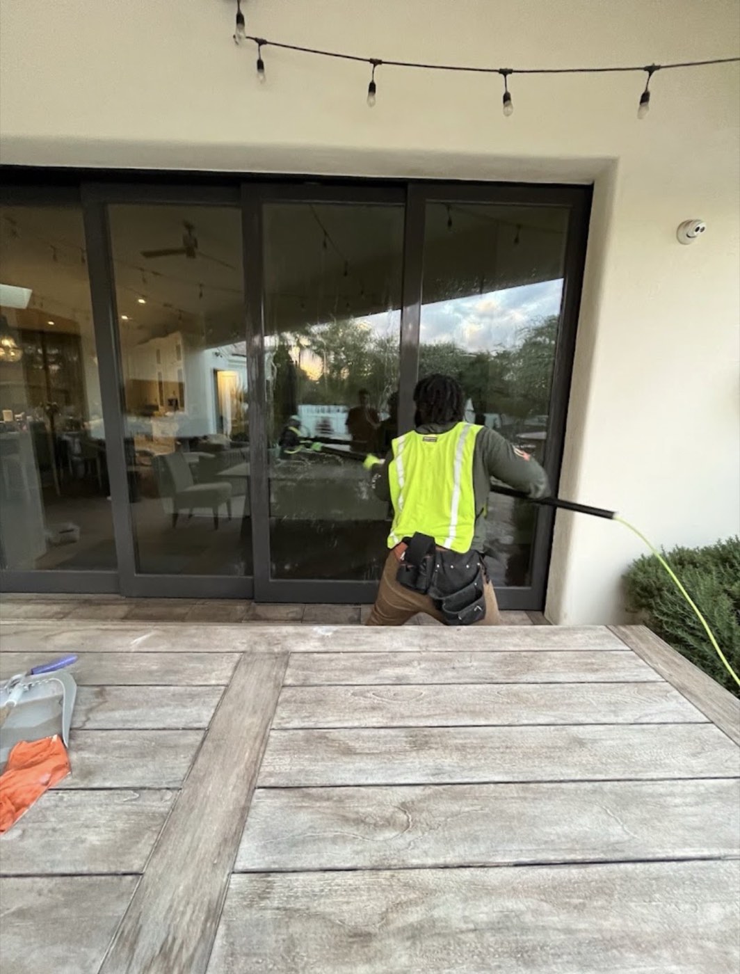 Residential patio door window cleaning