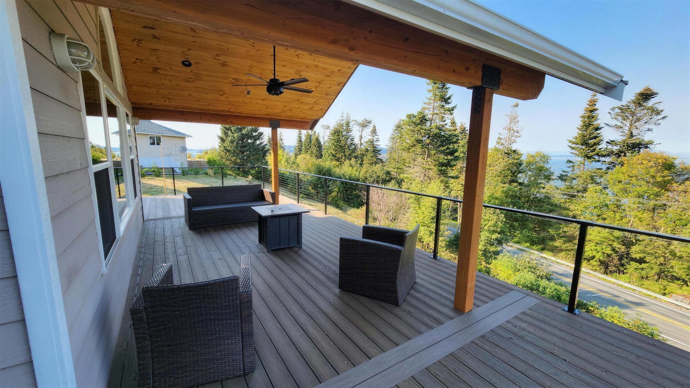 Covered deck, finished