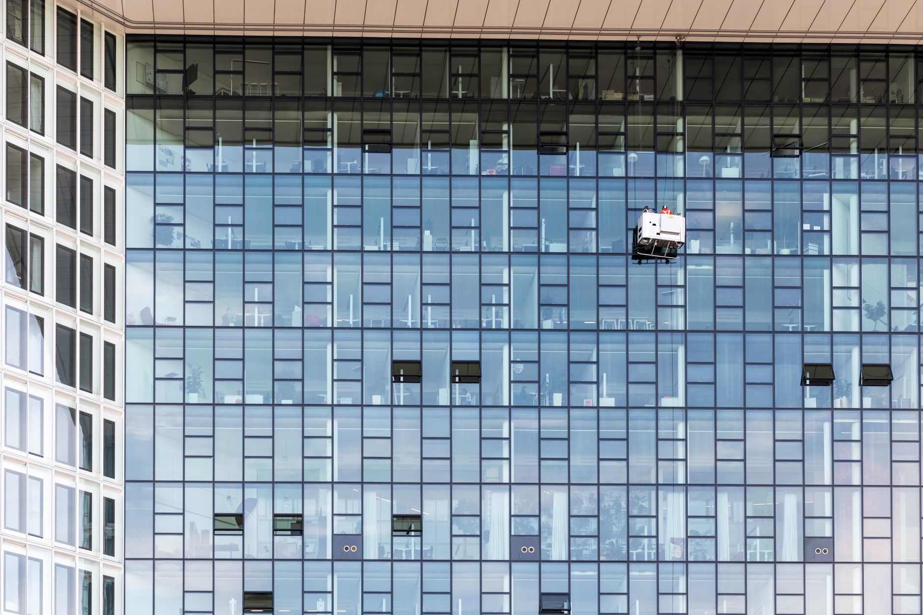 Commercial window cleaning