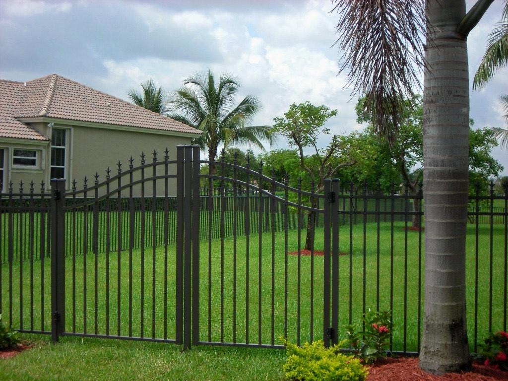 Residential aluminum fence